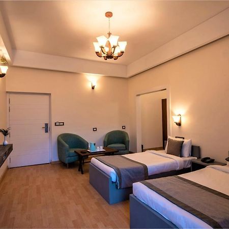 Clarks Exotica Resort Ramgarh Mukteshwar Exterior foto